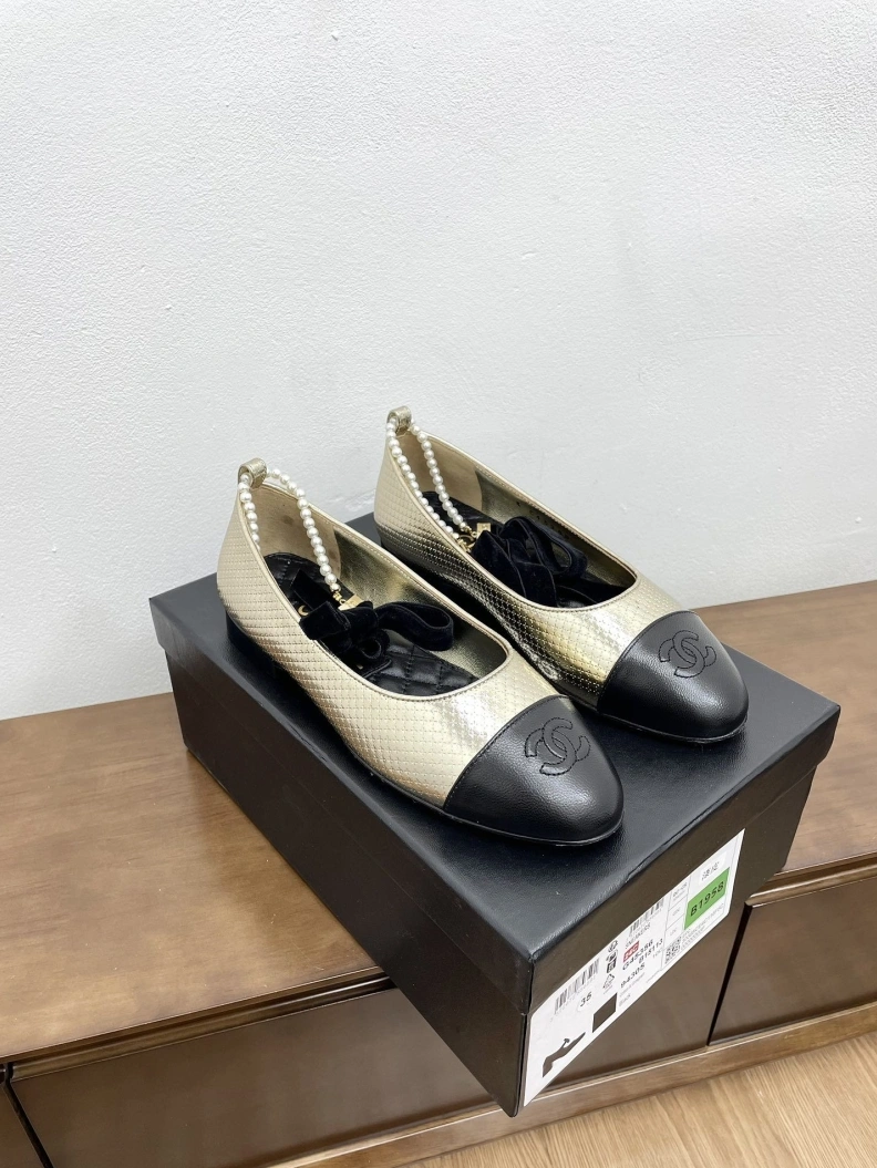 Refined Chxnxl Flat Shoes 121056