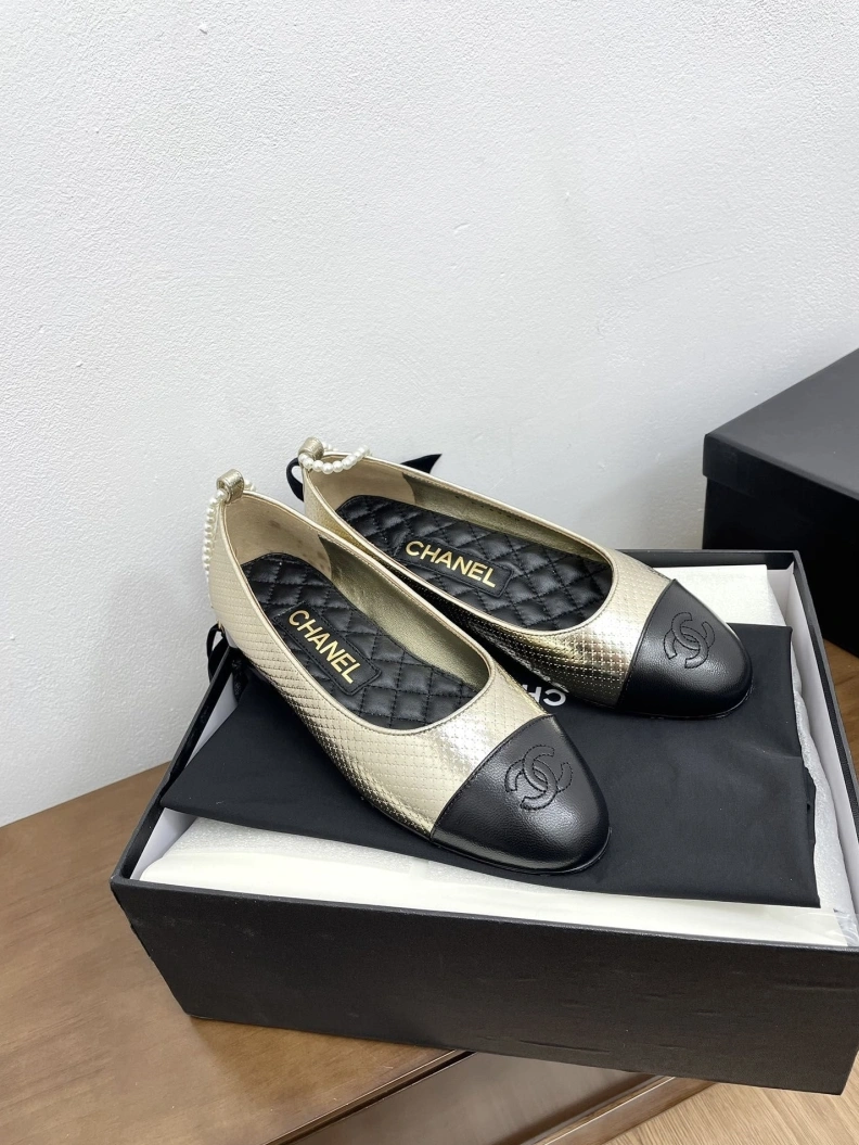 Refined Chxnxl Flat Shoes 121056