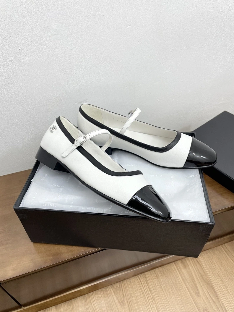 Lightweight Chxnxl Flat Shoes 121052