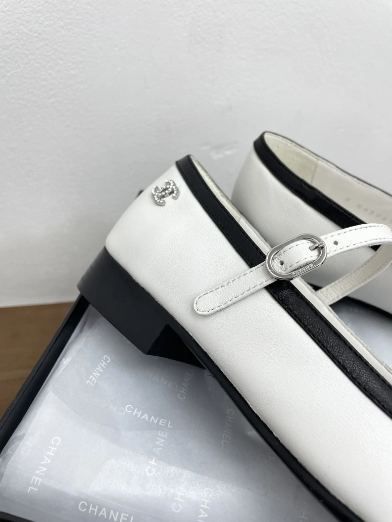 Lightweight Chxnxl Flat Shoes 121052