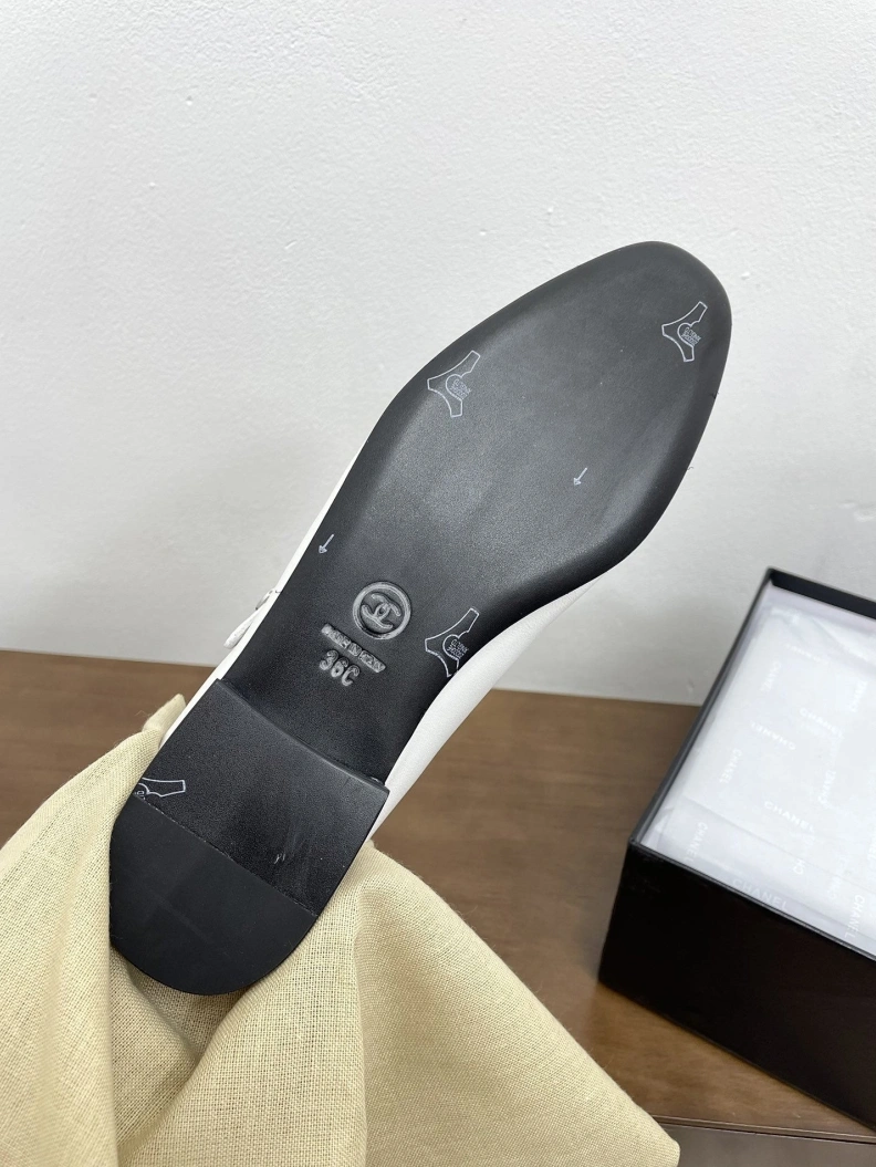 Lightweight Chxnxl Flat Shoes 121052