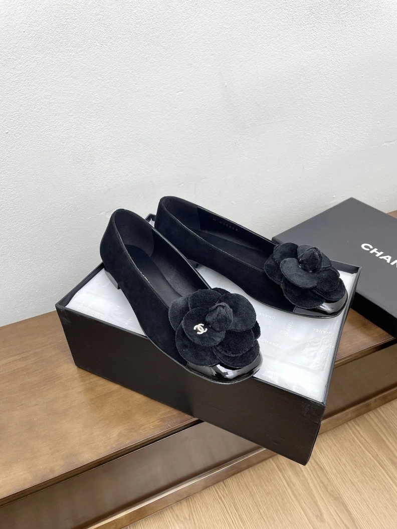 WellDesigned Chxnxl Flat Shoes 121055