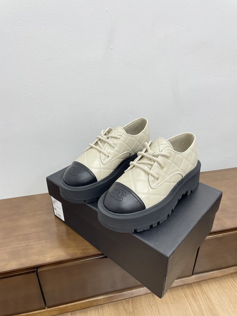 WellDesigned Chxnxl Casual Shoes 121623