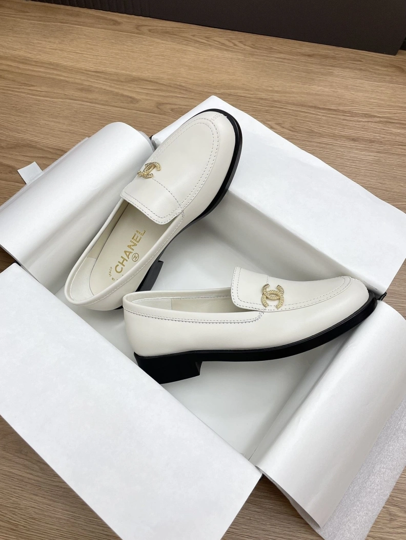 Bold Chxnxl Leather Shoes 120754