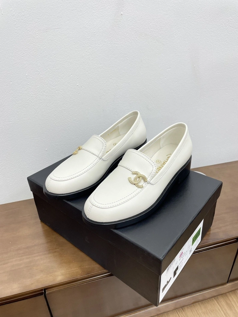 Bold Chxnxl Leather Shoes 120754