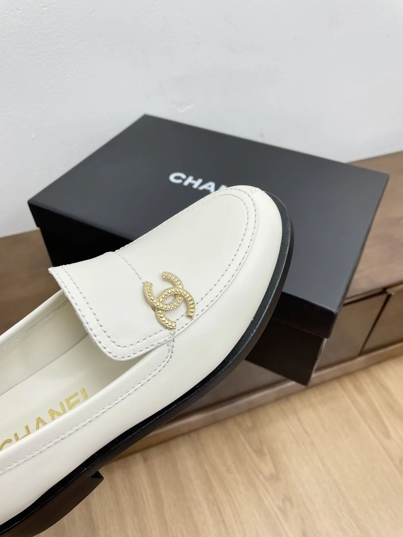 Bold Chxnxl Leather Shoes 120754