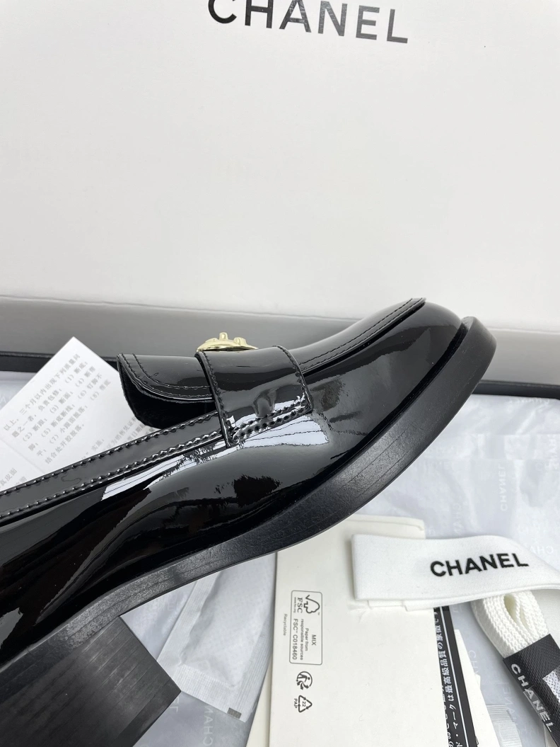 Sleek Chxnxl Leather Shoes 120765
