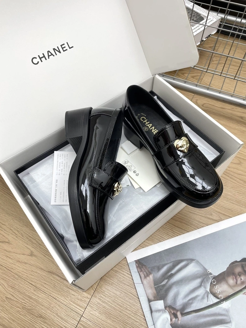 Sleek Chxnxl Leather Shoes 120765