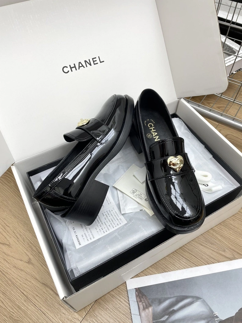 Sleek Chxnxl Leather Shoes 120765