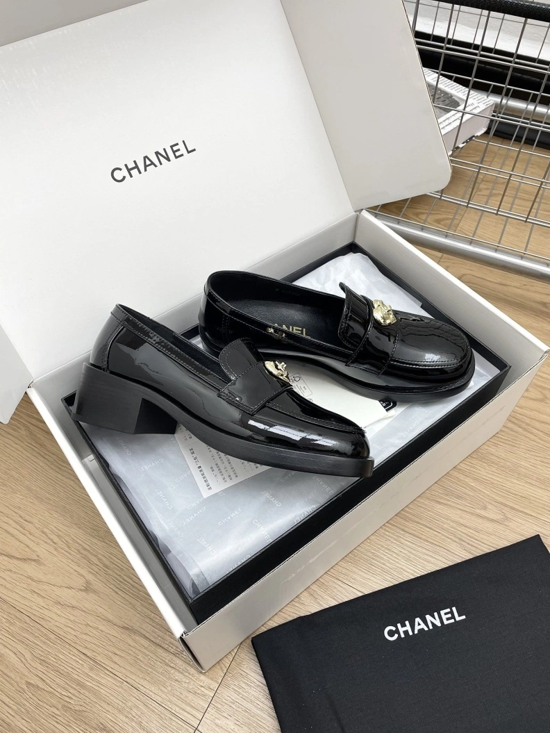 Sleek Chxnxl Leather Shoes 120765