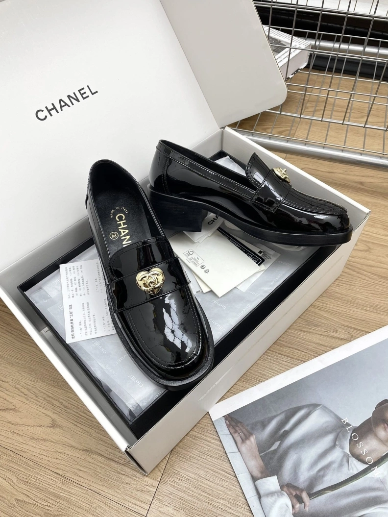 Sleek Chxnxl Leather Shoes 120765