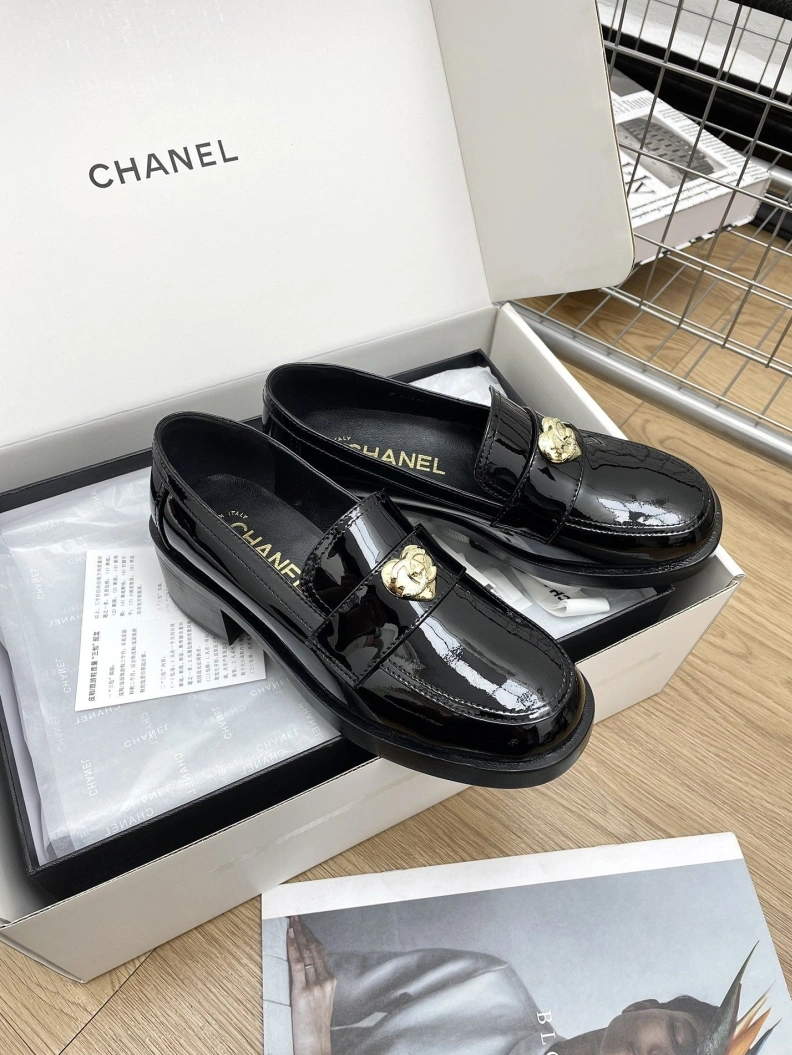 Sleek Chxnxl Leather Shoes 120765