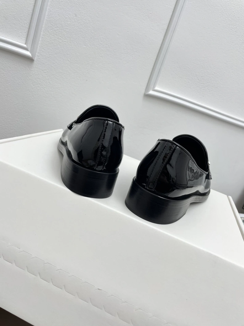 Minimalist Chxnxl Flat Shoes 121036