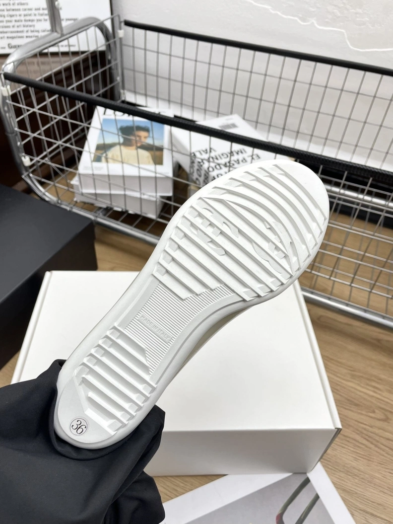 NewStyle Chxnxl Flat Shoes 121035