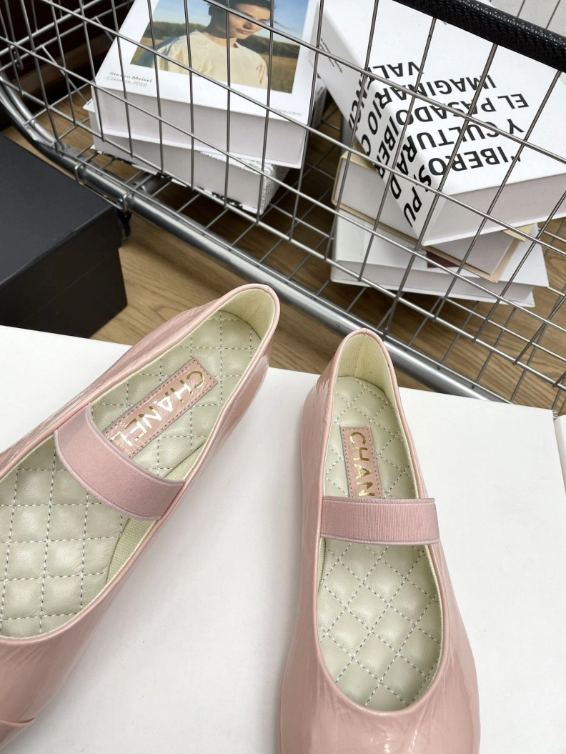 Vibrant Chxnxl Flat Shoes 121033