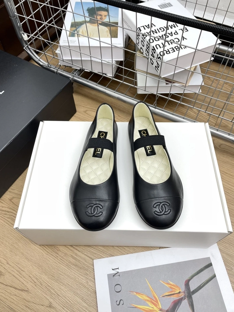 Soft Chxnxl Flat Shoes 121031