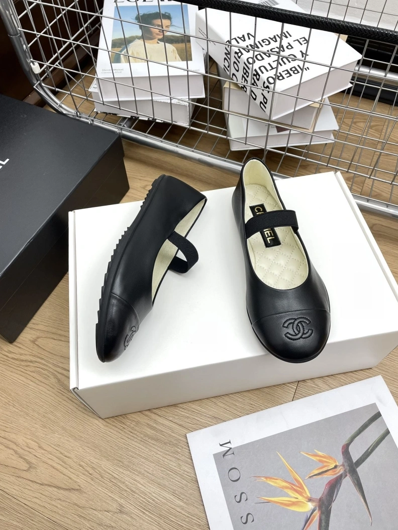 Soft Chxnxl Flat Shoes 121031