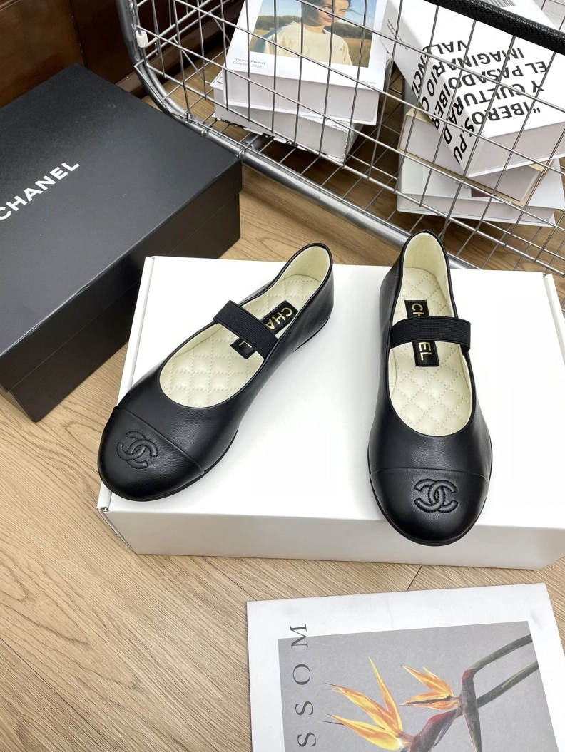 Soft Chxnxl Flat Shoes 121031