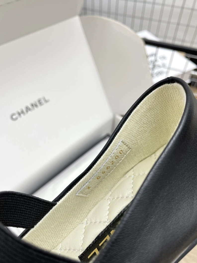 Soft Chxnxl Flat Shoes 121031