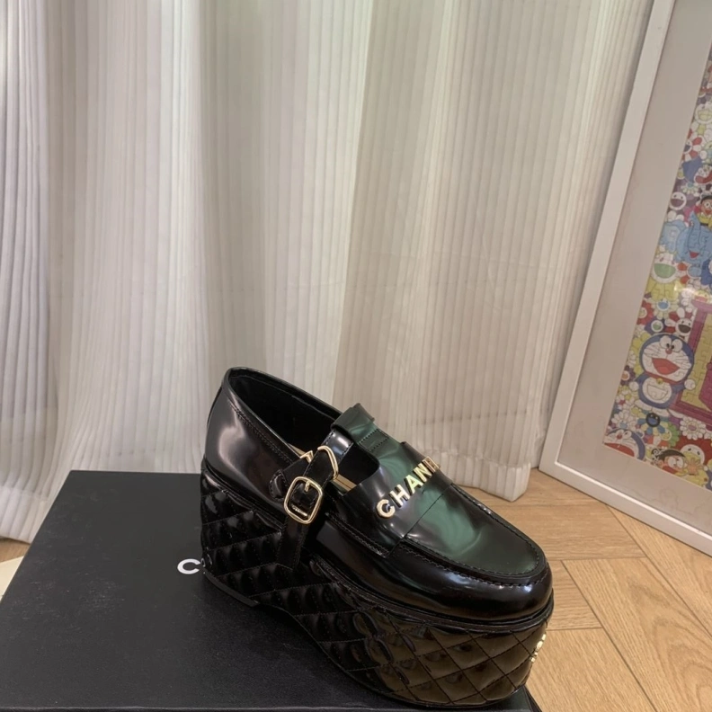 Vibrant Chxnxl Leather Shoes 120762