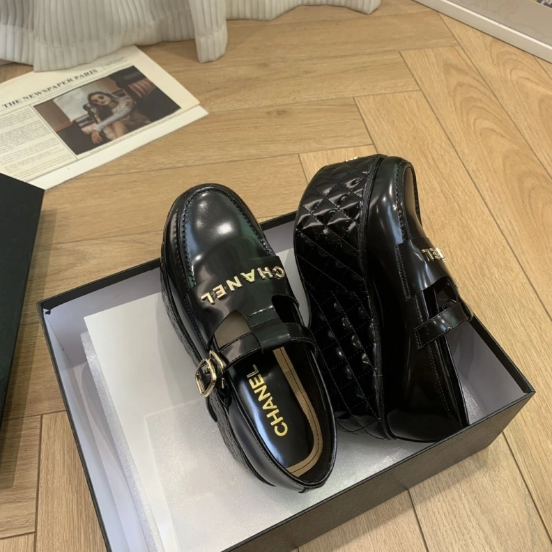 Vibrant Chxnxl Leather Shoes 120762