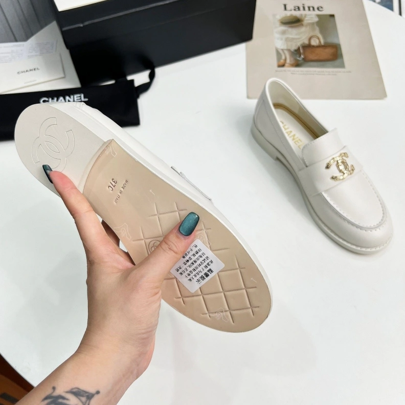 Bold Chxnxl Leather Shoes 120737