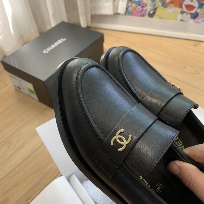 Sleek Chxnxl Leather Shoes 120734