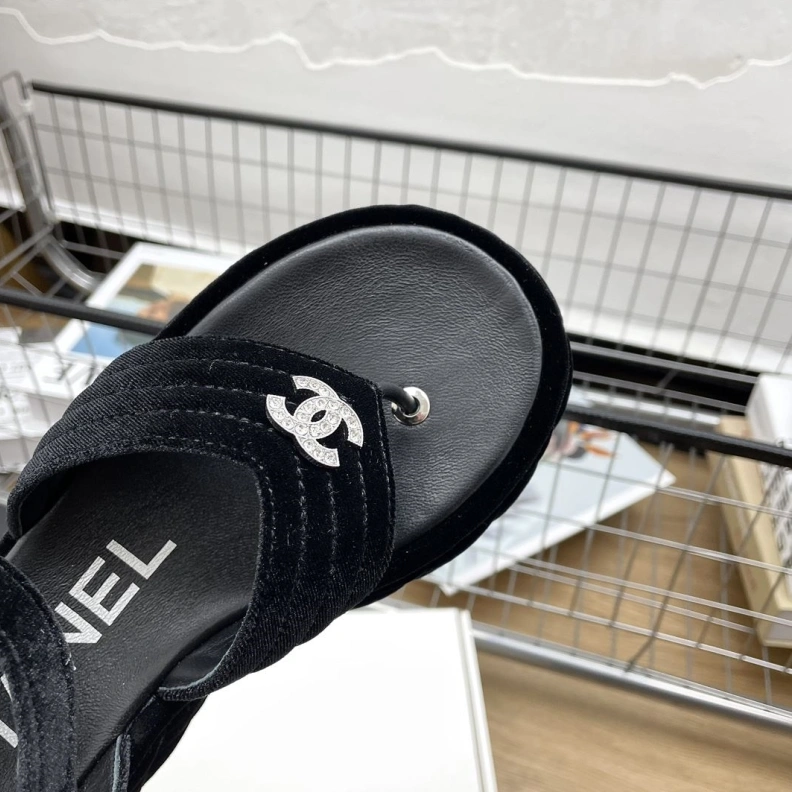 Classic Chxnxl Sandals 120645