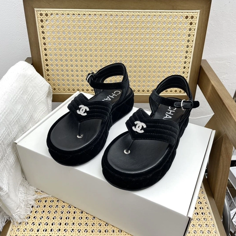 Classic Chxnxl Sandals 120645