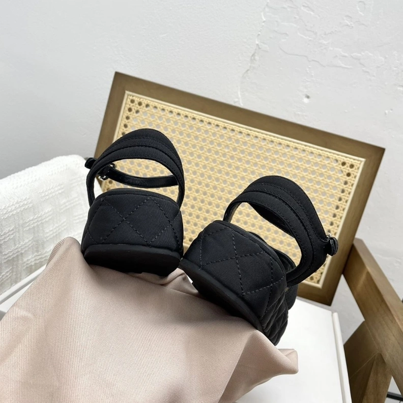 Fashionable Chxnxl Sandals 120643
