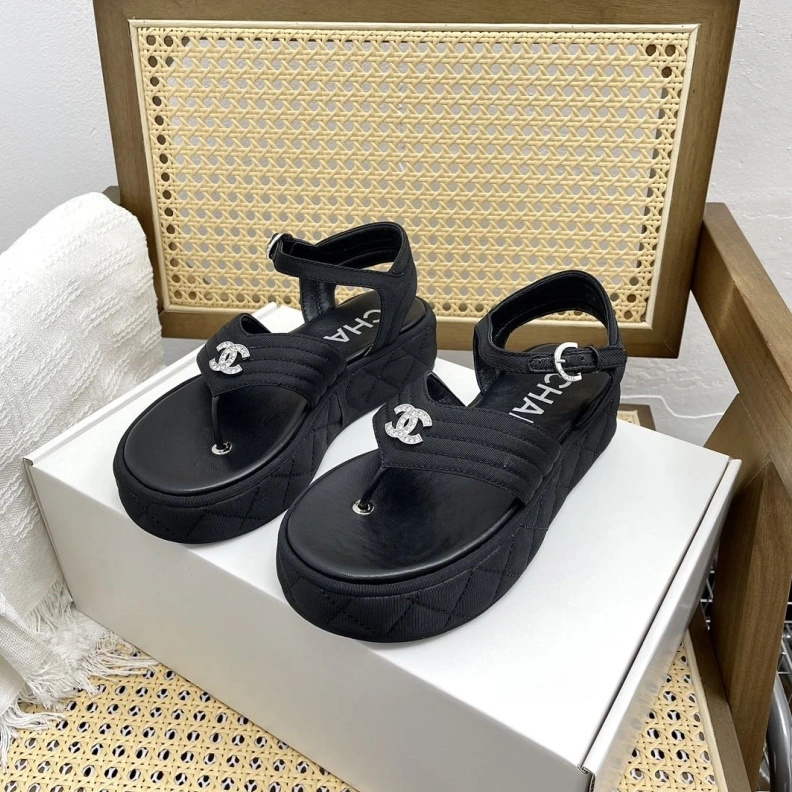 Fashionable Chxnxl Sandals 120643