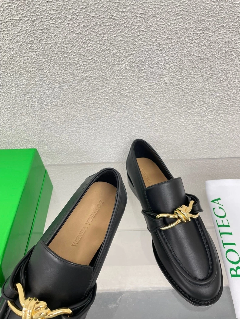 Affordable Bxttxga Vxnxta Leather Shoes 112663