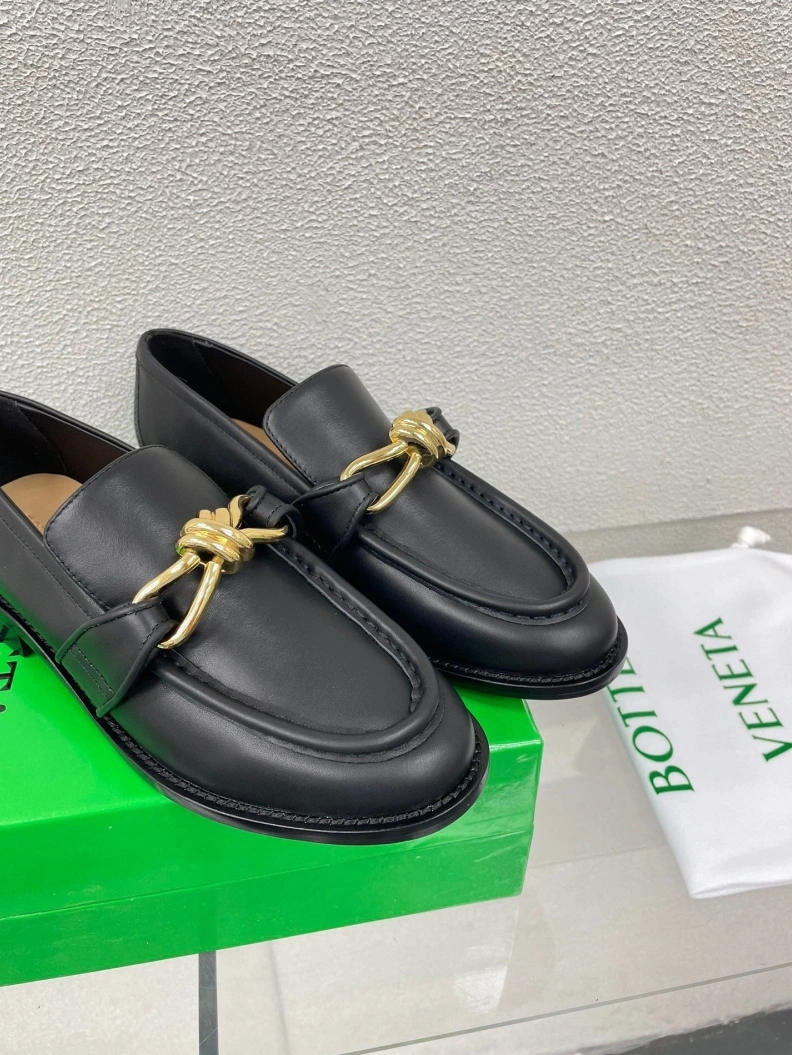 Affordable Bxttxga Vxnxta Leather Shoes 112663