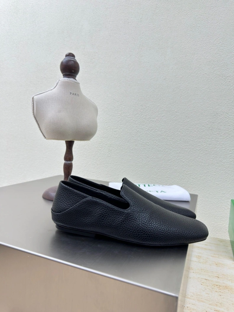 Flexible Bxttxga Vxnxta Leather Shoes 112652