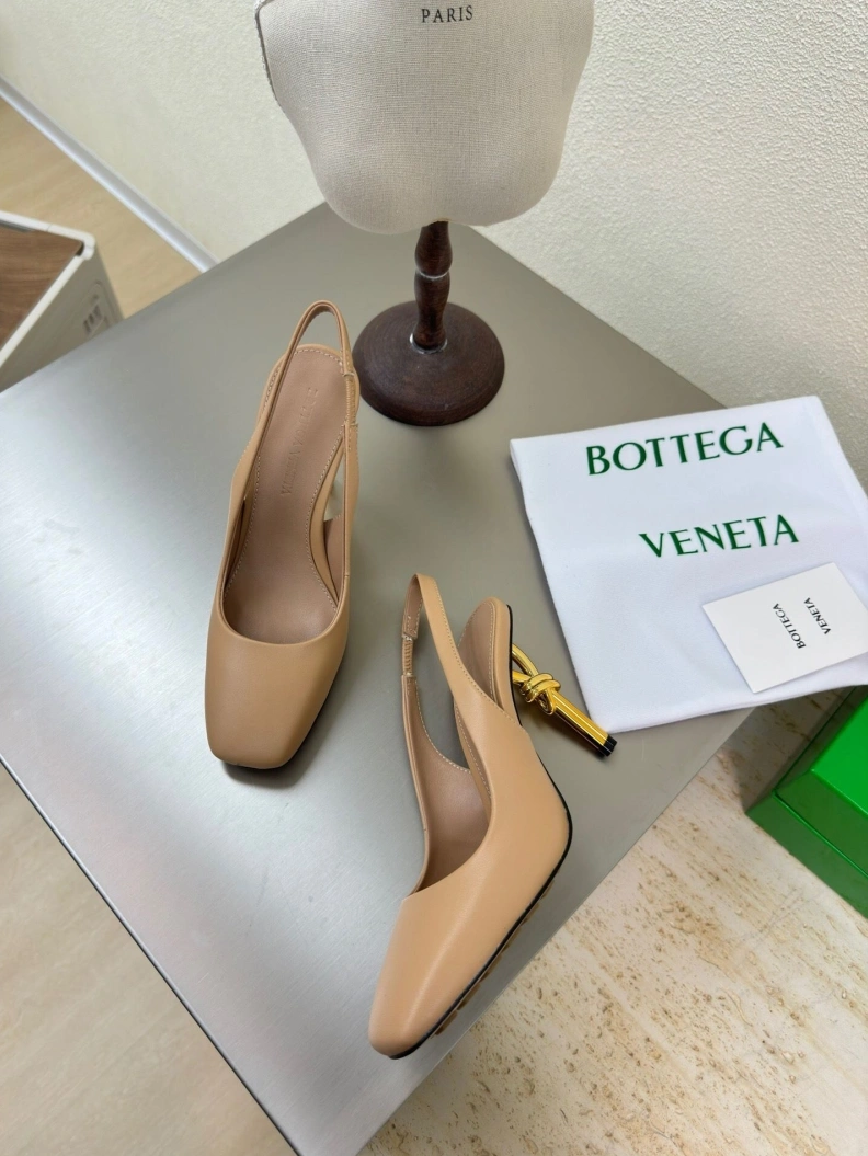 EyeCatching Bxttxga Vxnxta Sandals 112648