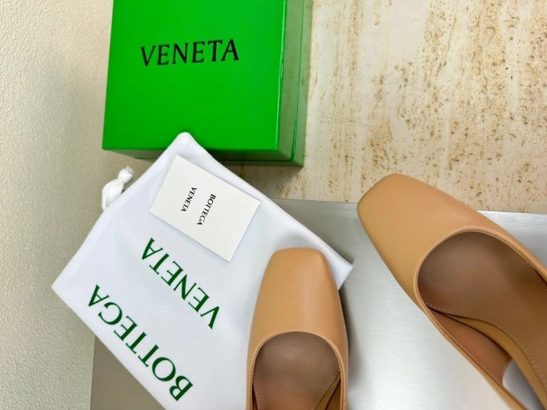 EyeCatching Bxttxga Vxnxta Sandals 112648