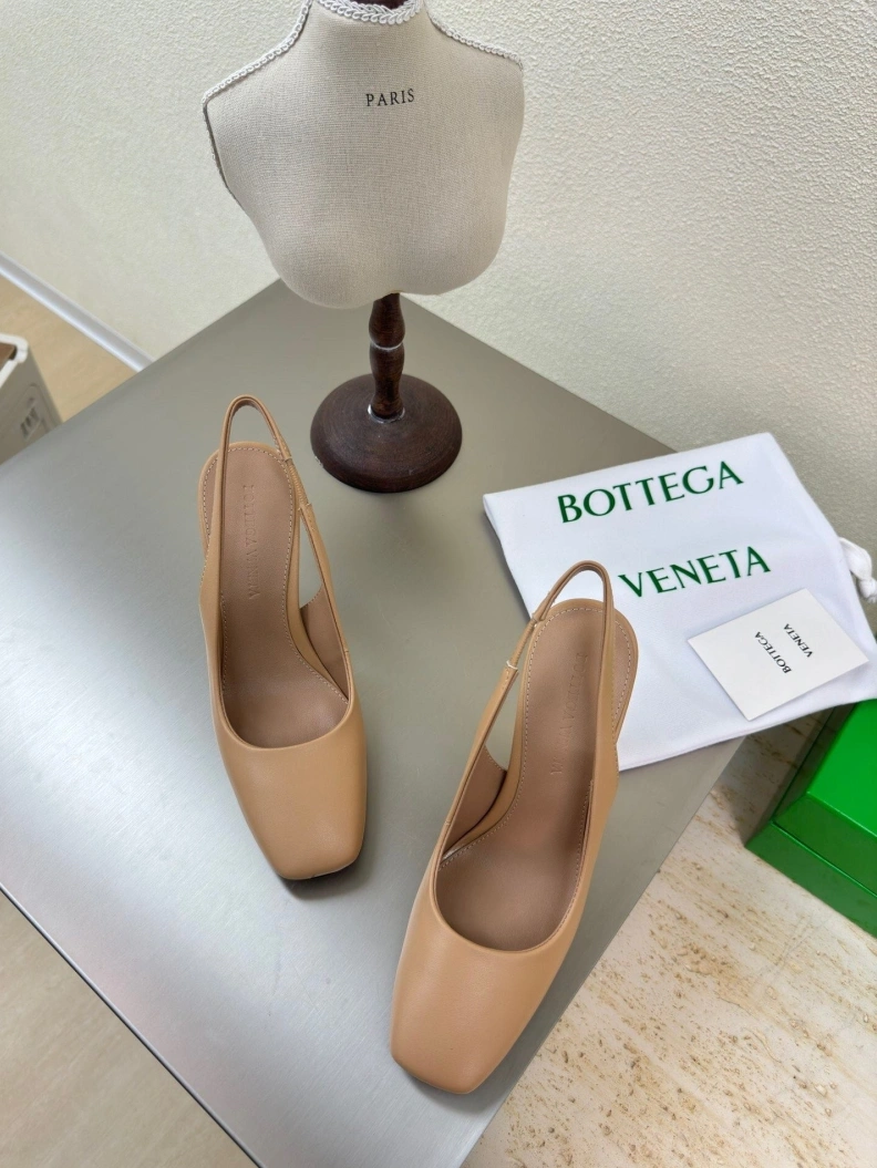 EyeCatching Bxttxga Vxnxta Sandals 112648