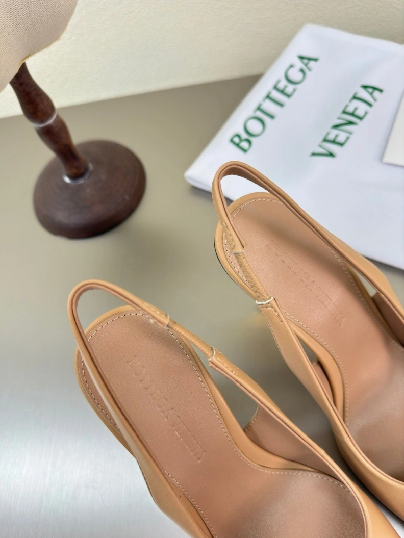 EyeCatching Bxttxga Vxnxta Sandals 112648