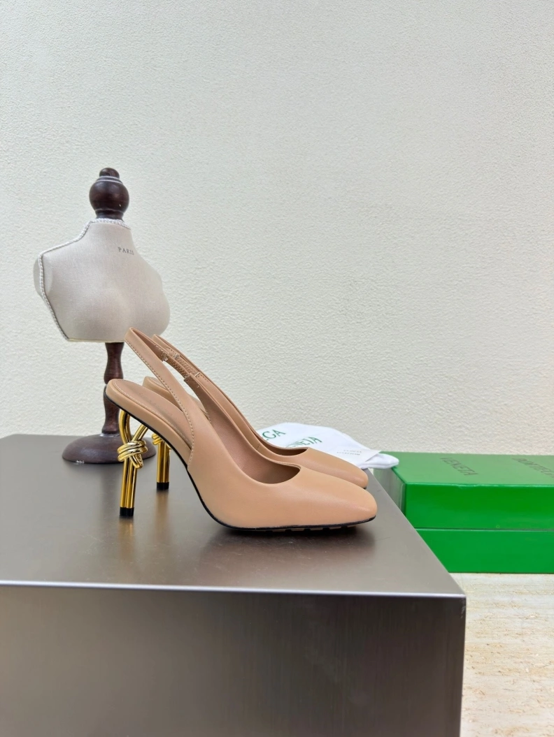 EyeCatching Bxttxga Vxnxta Sandals 112648