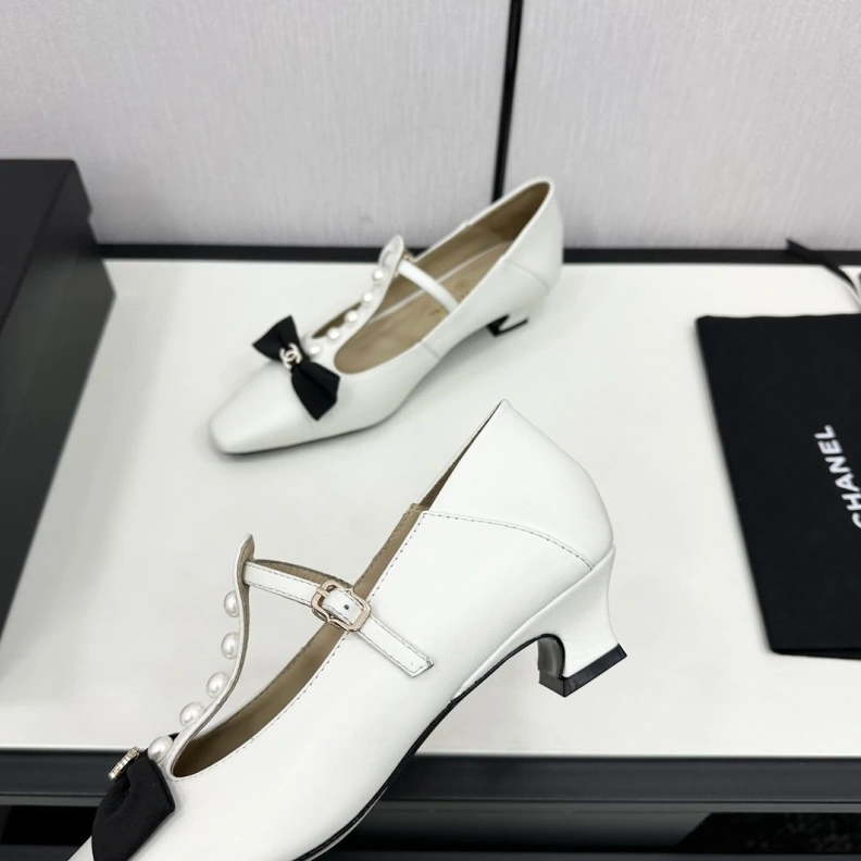 Elegant Chxnxl High Heels 120804