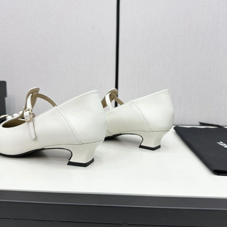 Elegant Chxnxl High Heels 120804