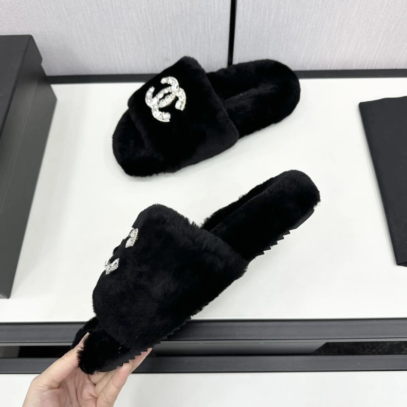 Chxnxl Slippers Vibrant 120188