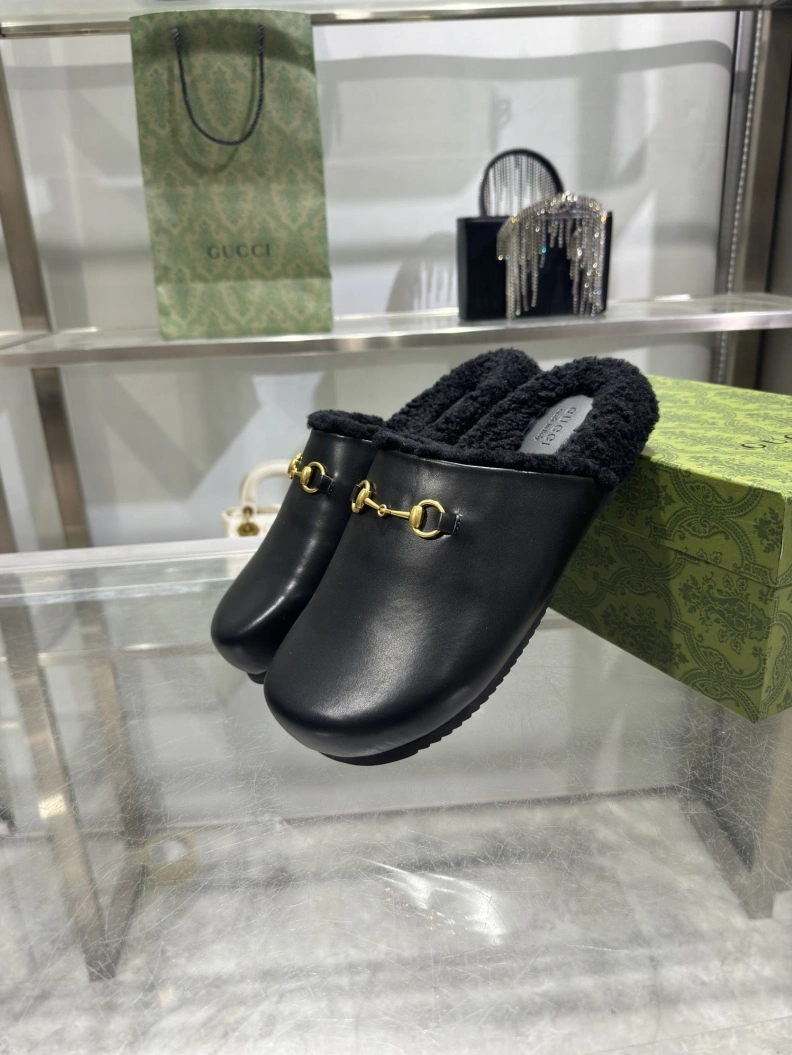 Timeless Gxccx Slippers 157432