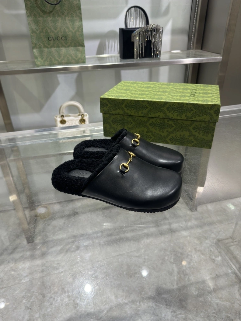 Timeless Gxccx Slippers 157432