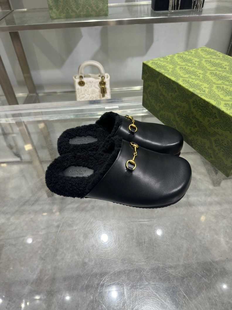 Timeless Gxccx Slippers 157432