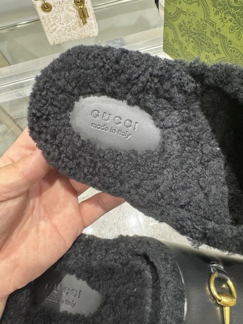 Timeless Gxccx Slippers 157432