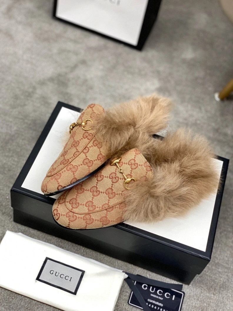 Trendsetting Gxccx Slippers 157458