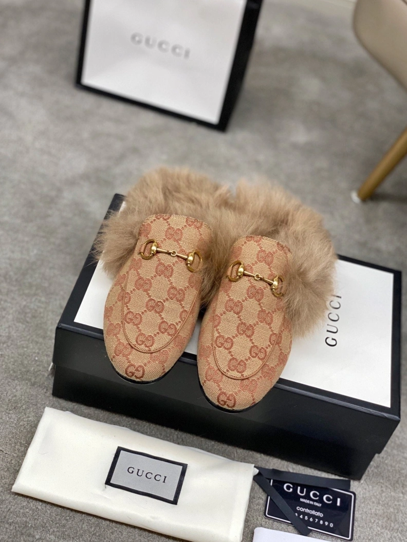 Trendsetting Gxccx Slippers 157458