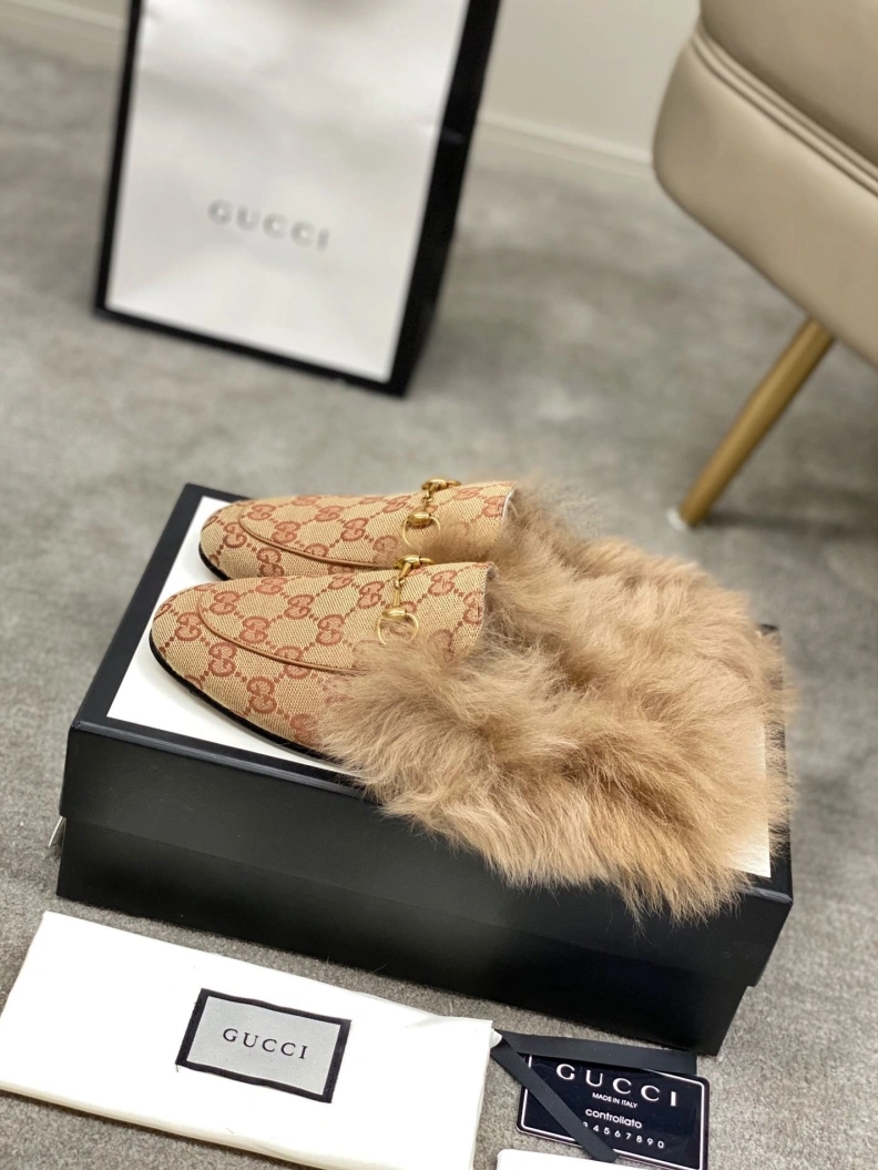 Trendsetting Gxccx Slippers 157458