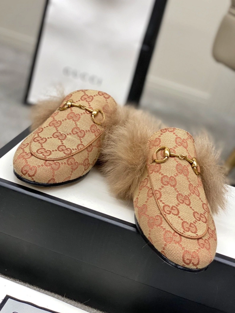 Trendsetting Gxccx Slippers 157458